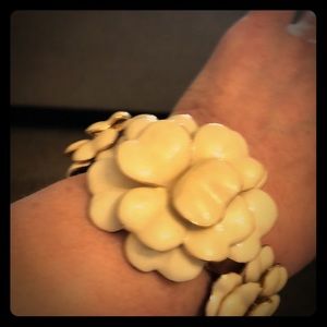 Women’s flower bracelet